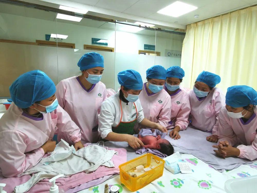 三门县妇婴监护型护送